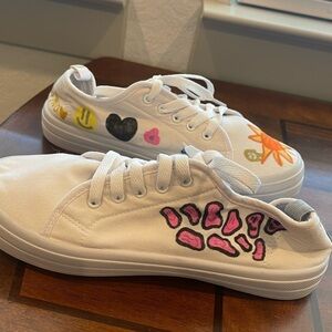 Sole Mate Sneaker Size 8